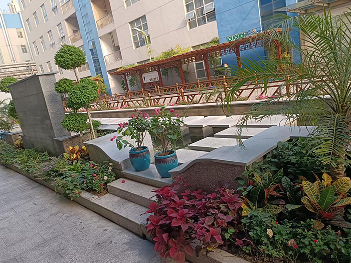 綠點(diǎn)科技（無錫）有限公司  老廠區(qū)花園景觀改造