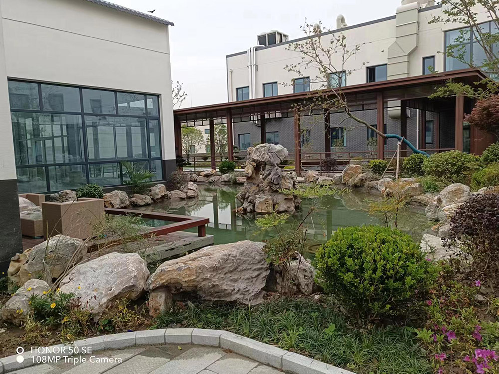 瑞瑪公司內(nèi)部水池景觀(guān)