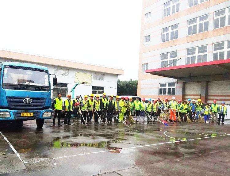 施工現(xiàn)場(chǎng)晨會(huì)